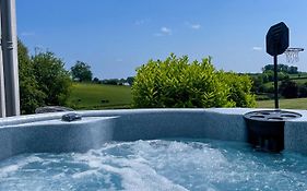 The Retreat, Sauna & Hot Tub, Charming & Cosy Gem